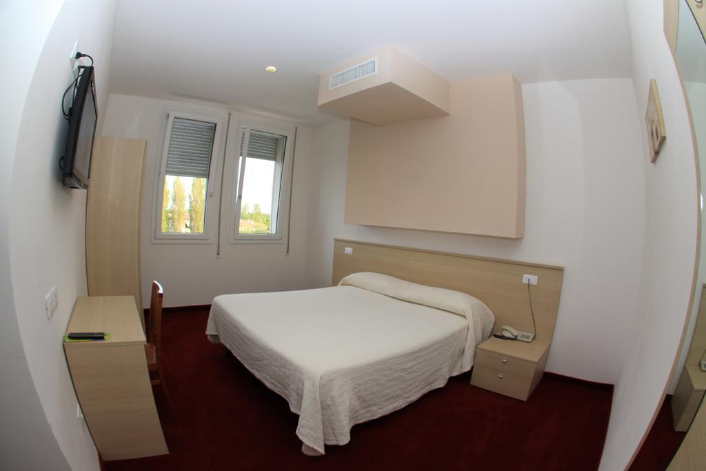 Park Hotel Italia Tezze sul Brenta الغرفة الصورة